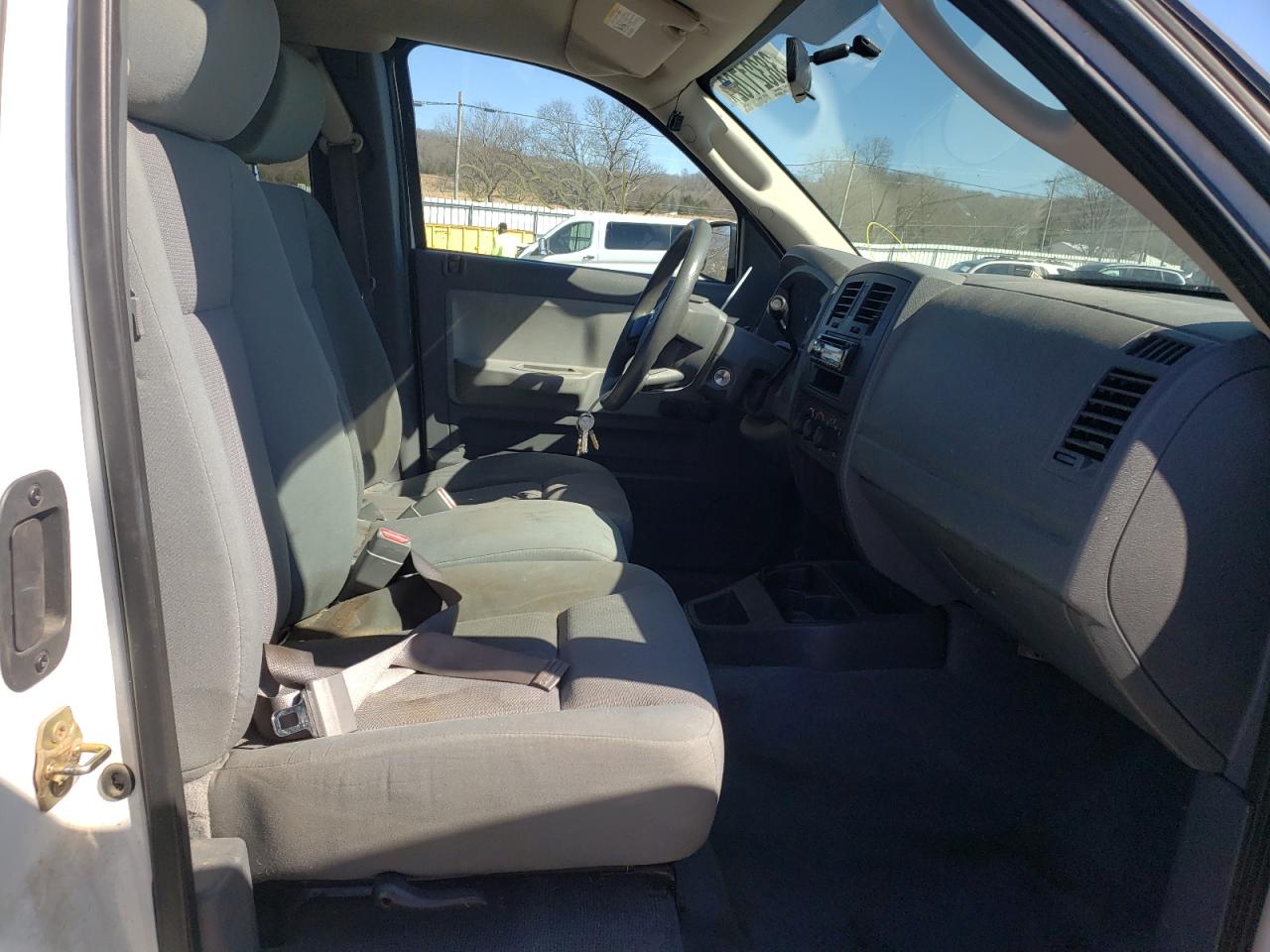 Photo 5 from auction – 2005 DODGE DAKOTA ST with VIN 1D7HE22K65S281284
