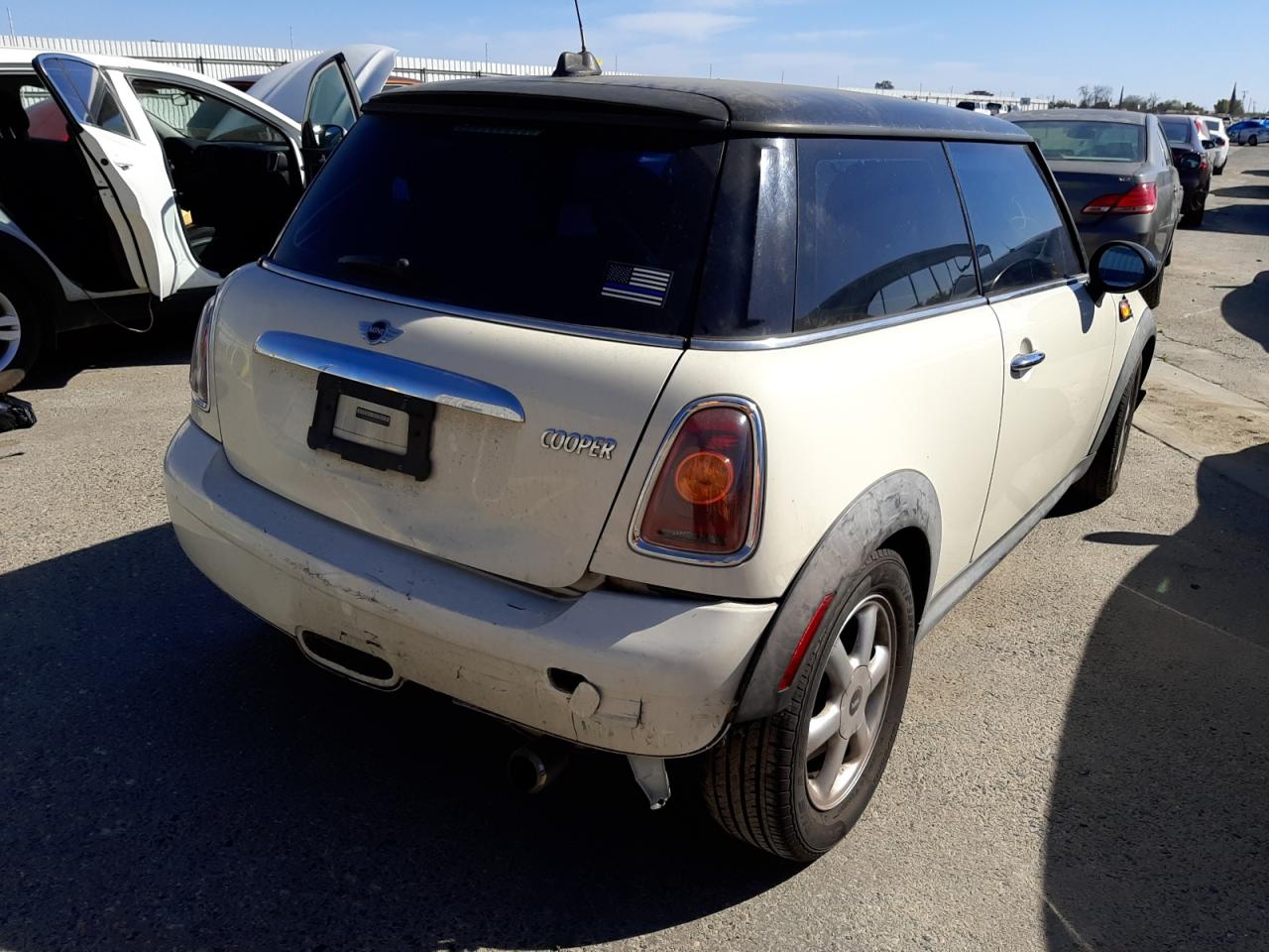 Photo 4 from auction – 2009 MINI COOPER with VIN WMWMF33509TW78667