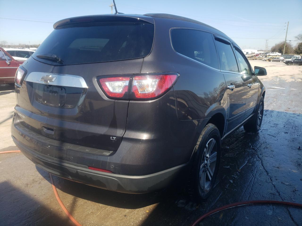 Photo 4 from auction – 2017 CHEVROLET TRAVERSE L with VIN 1GNKRGKD1HJ193926