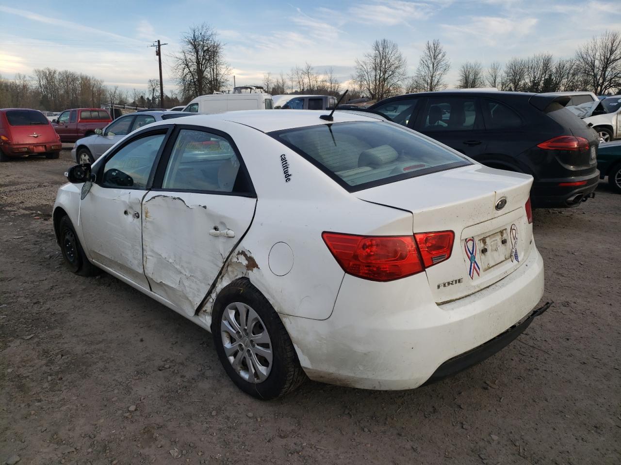 Photo 3 from auction – 2010 KIA FORTE EX with VIN KNAFU4A22A5051748