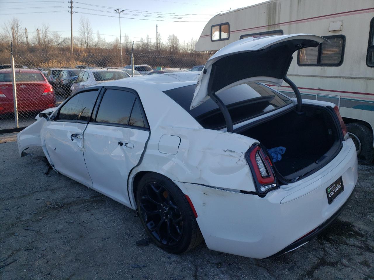 Photo 3 from auction – 2019 CHRYSLER 300 S with VIN 2C3CCABG3KH515825