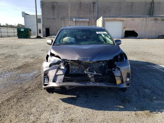 Photo 9 from auction – 2018 TOYOTA SIENNA XLE with VIN 5TDYZ3DC8JS946845