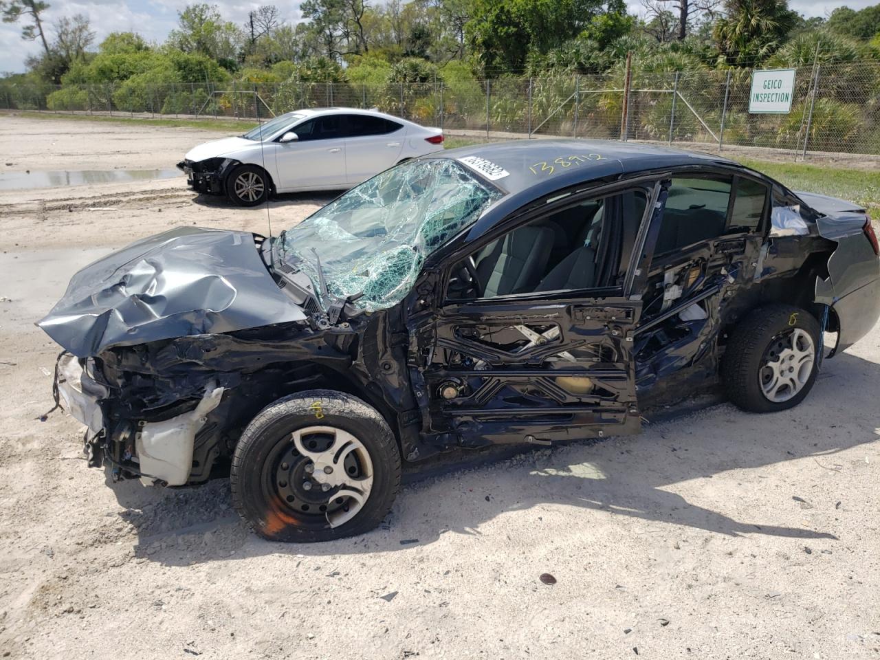 Photo 9 from auction – 2005 SATURN ION LEVEL with VIN 1G8AJ52F65Z108572