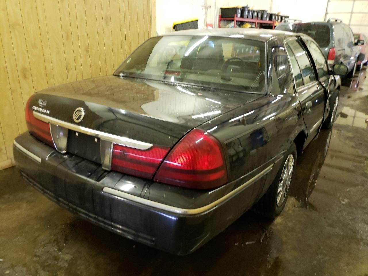 Photo 4 from auction – 2005 MERCURY GRAND MARQ with VIN 2MEFM74W75X661943