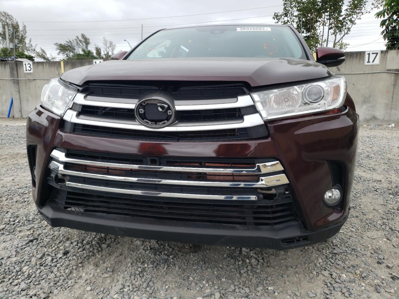 Photo 9 from auction – 2019 TOYOTA HIGHLANDER with VIN 5TDZZRFH9KS369650