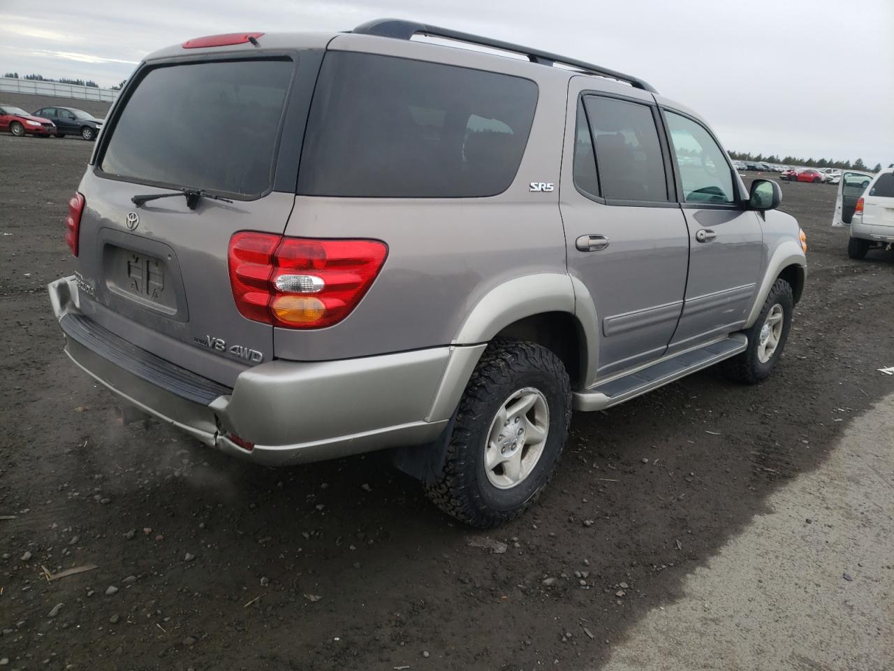 Photo 4 from auction – 2002 TOYOTA SEQUOIA SR with VIN 5TDBT44A62S065641