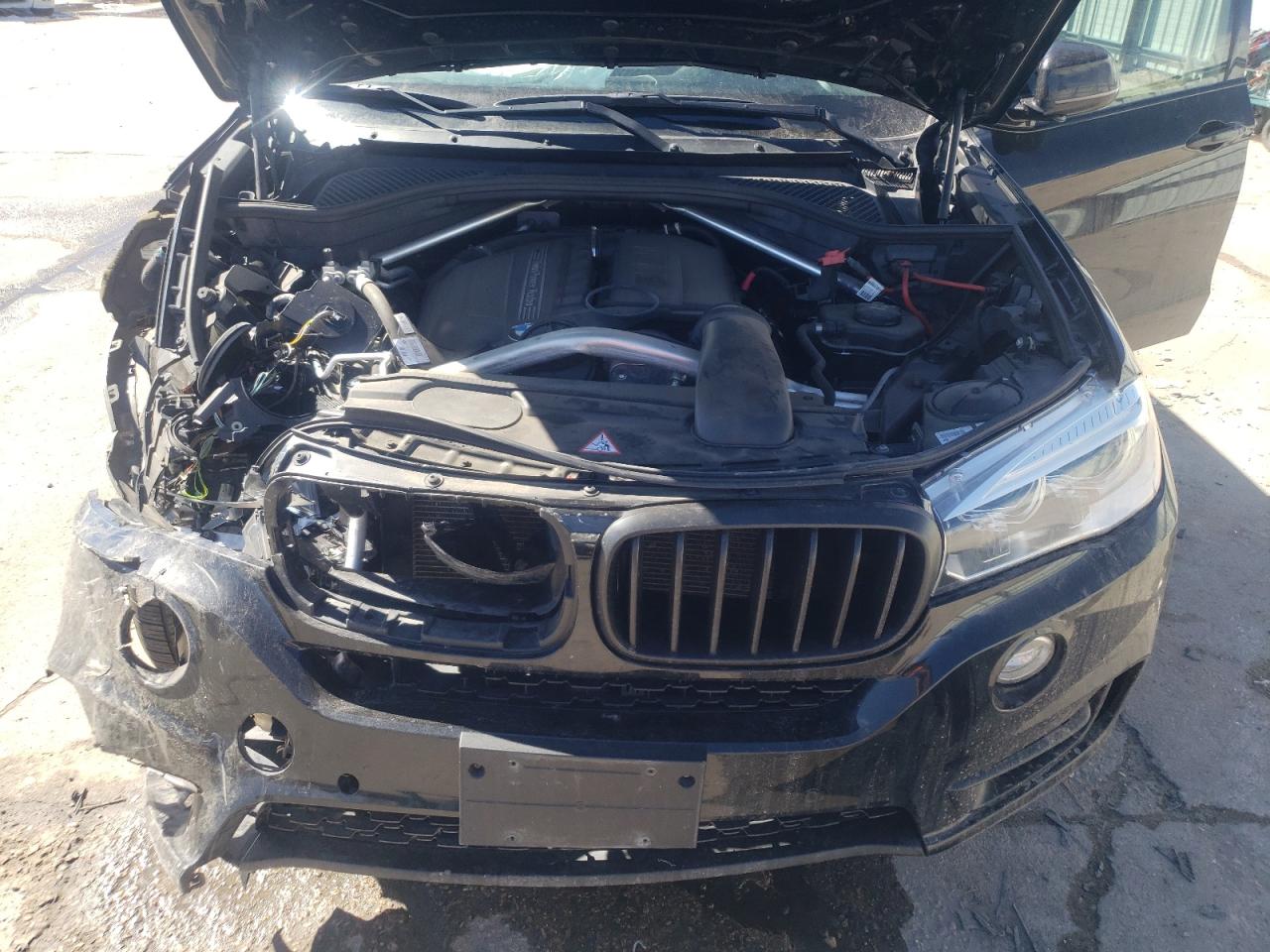 Photo 7 from auction – 2015 BMW X5 XDRIVE3 with VIN 5UXKR0C54F0P02917