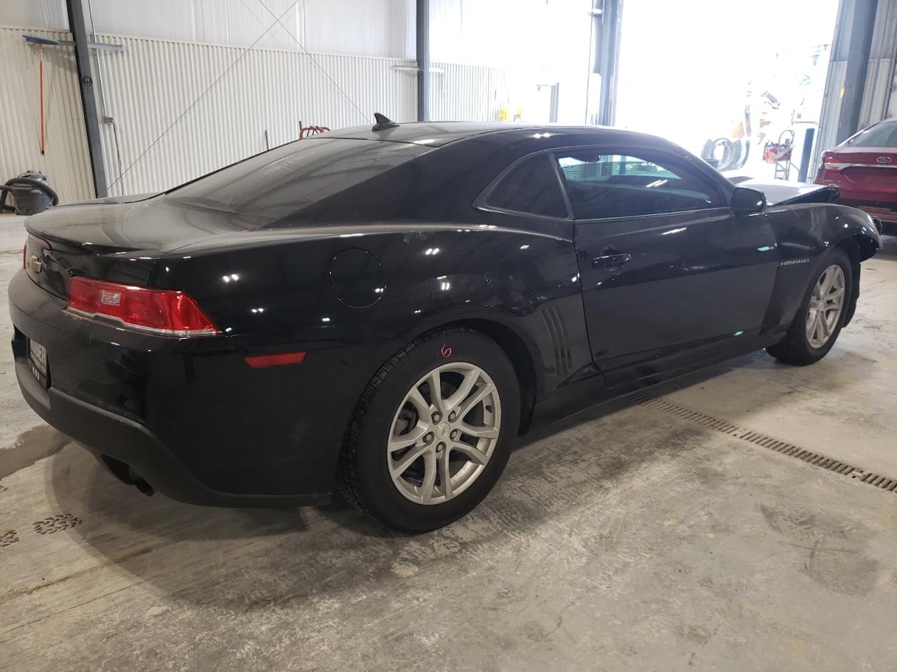 Photo 4 from auction – 2015 CHEVROLET CAMARO LS with VIN 2G1FB1E30F9220775
