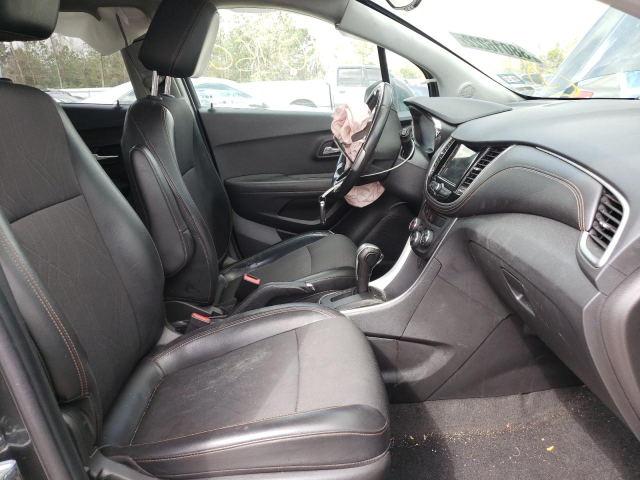 Photo 5 from auction – 2018 CHEVROLET TRAX 1LT with VIN KL7CJPSB4JB714363