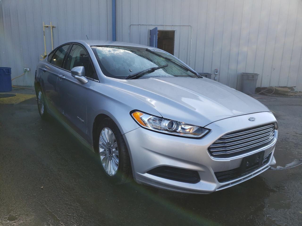 FORD FUSION SE 2016 with VIN 3FA6P0LU0GR264811 - Photo from auction