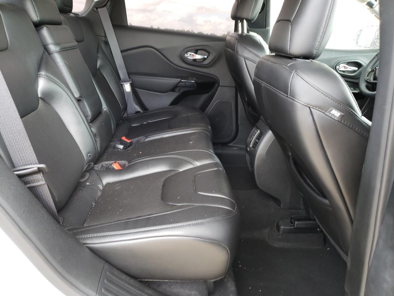 Photo 6 from auction – 2019 JEEP CHEROKEE L with VIN 1C4PJLLBXKD285957