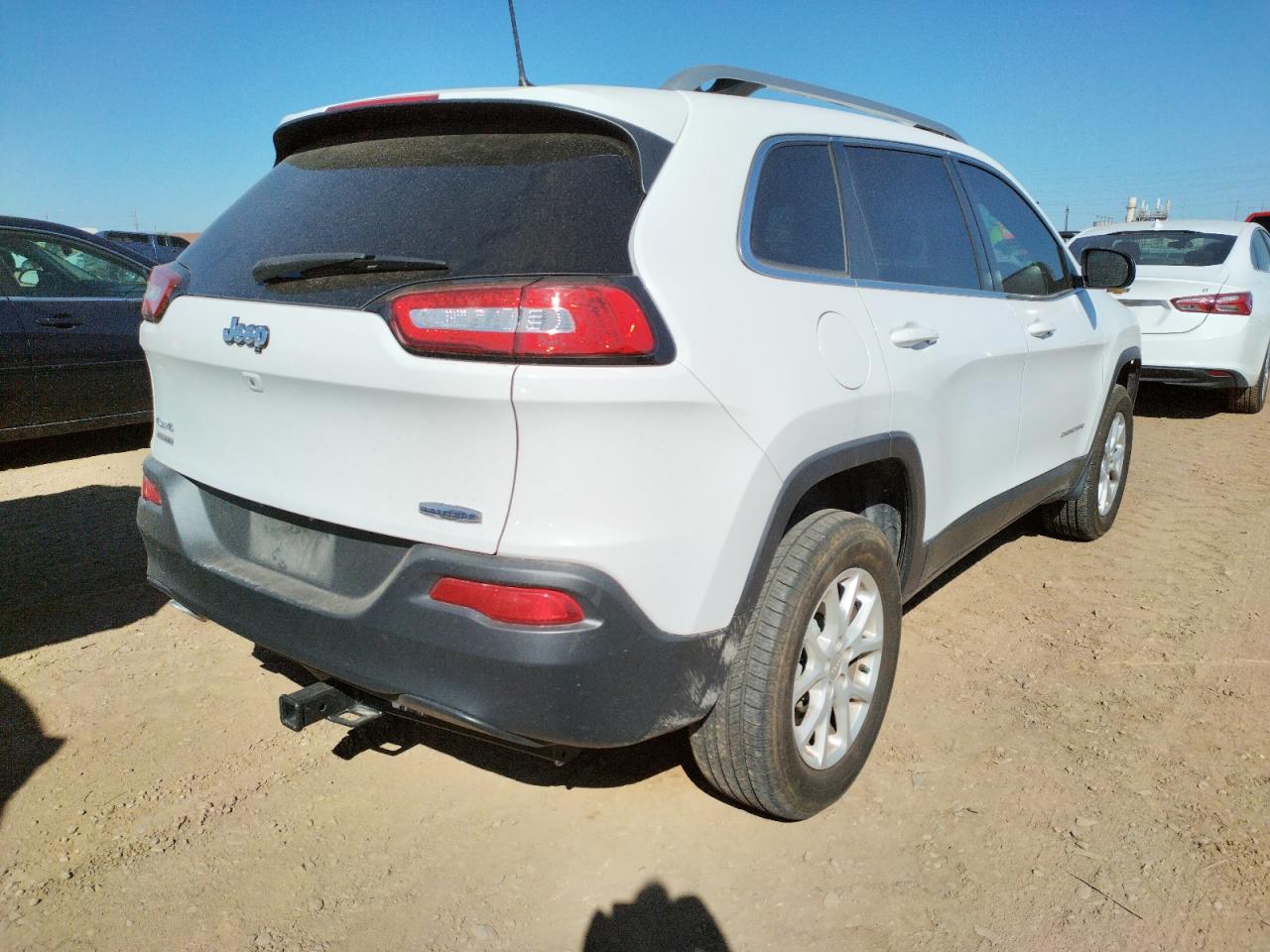 Photo 4 from auction – 2017 JEEP CHEROKEE L with VIN 1C4PJMCBXHD216829