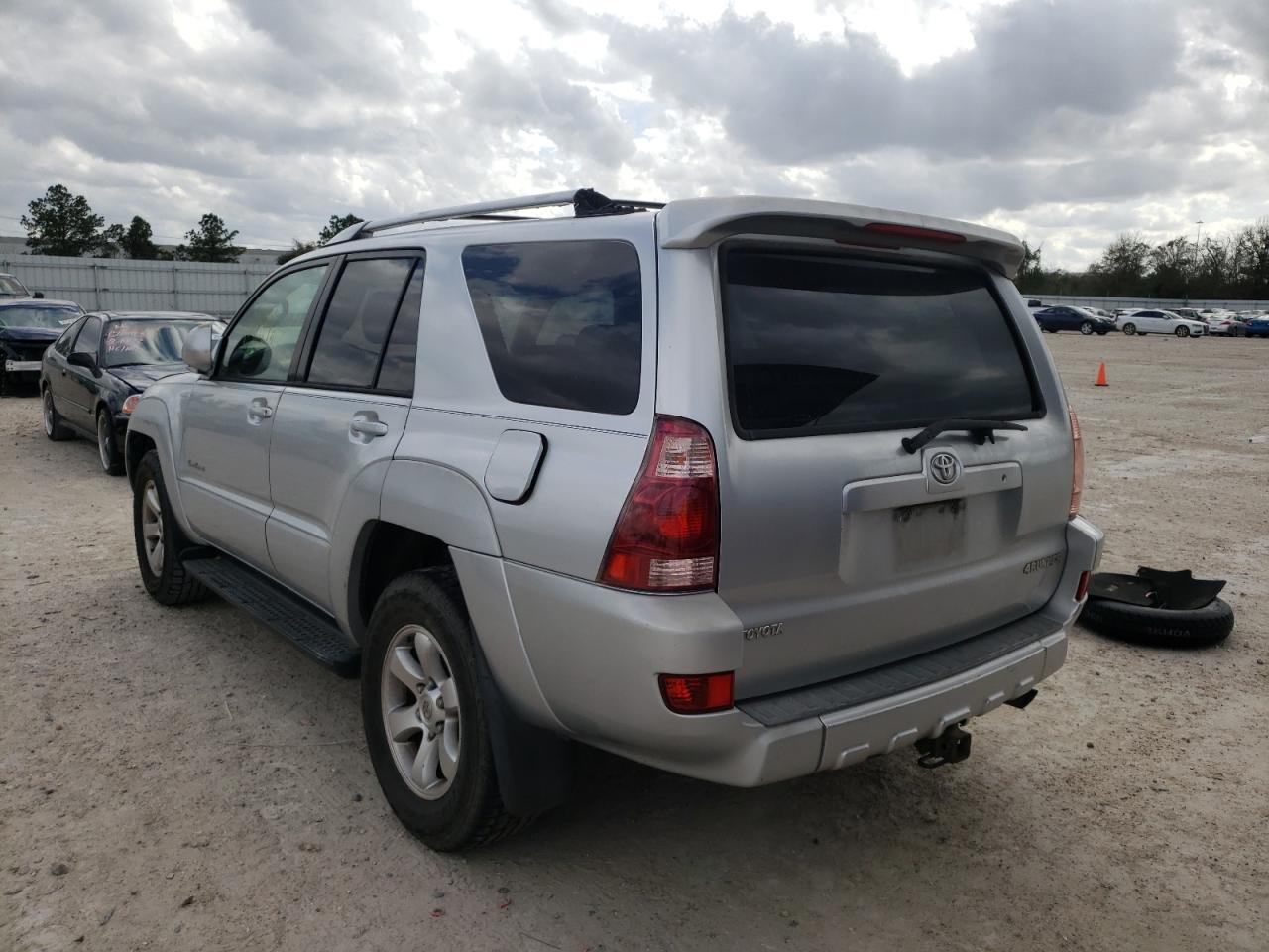 Photo 3 from auction – 2005 TOYOTA 4RUNNER SR with VIN JTEZU14R358037218