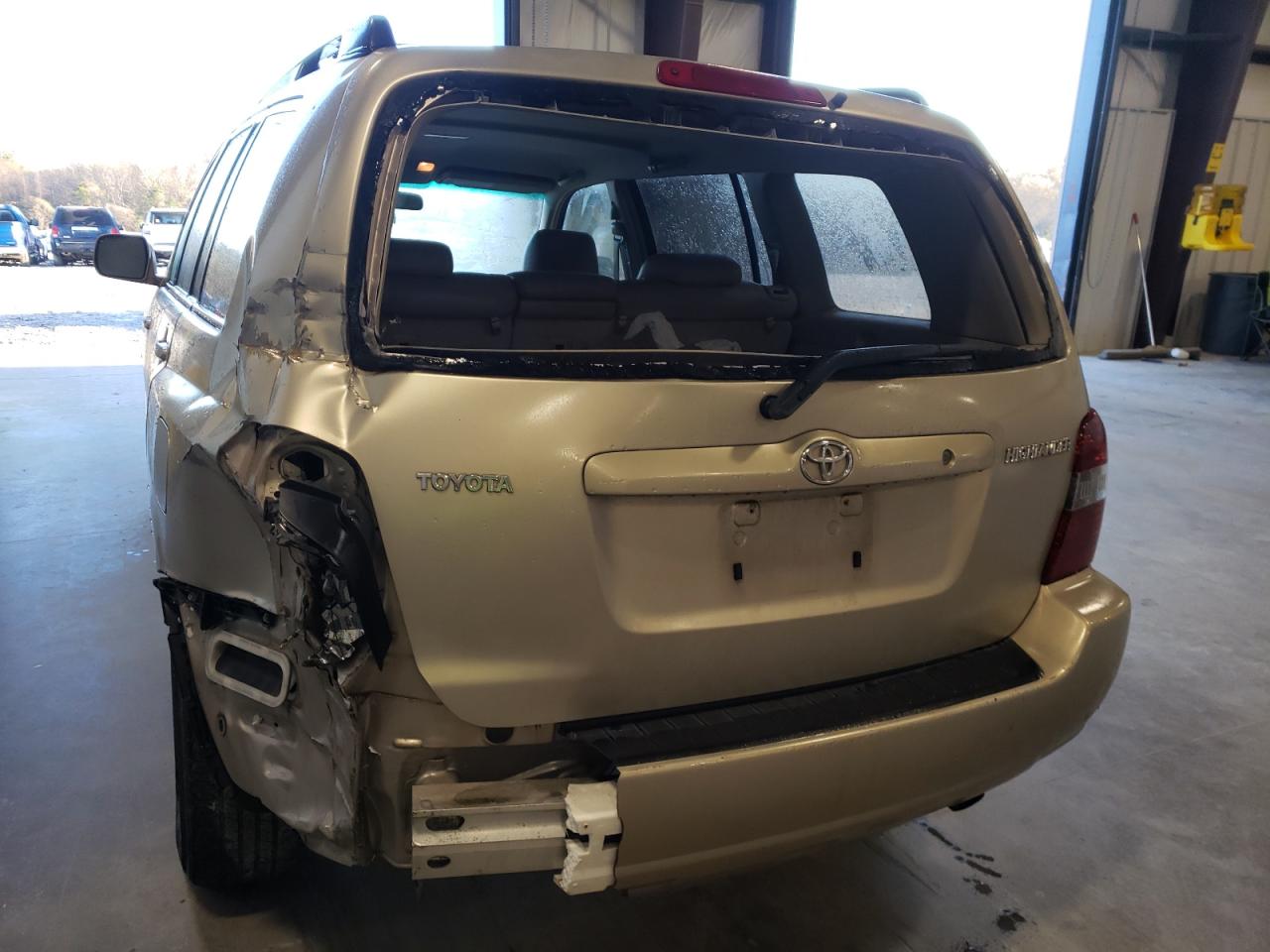 Photo 9 from auction – 2006 TOYOTA HIGHLANDER with VIN JTEGD21A760148821