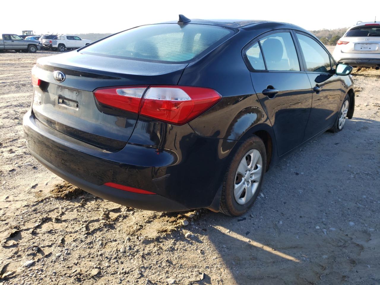 Photo 4 from auction – 2016 KIA FORTE LX with VIN KNAFK4A6XG5571620