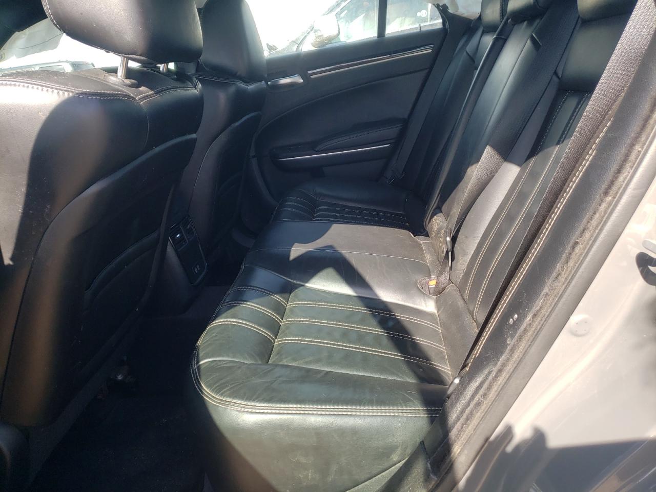 Photo 6 from auction – 2017 CHRYSLER 300 S with VIN 2C3CCAGG4HH527001