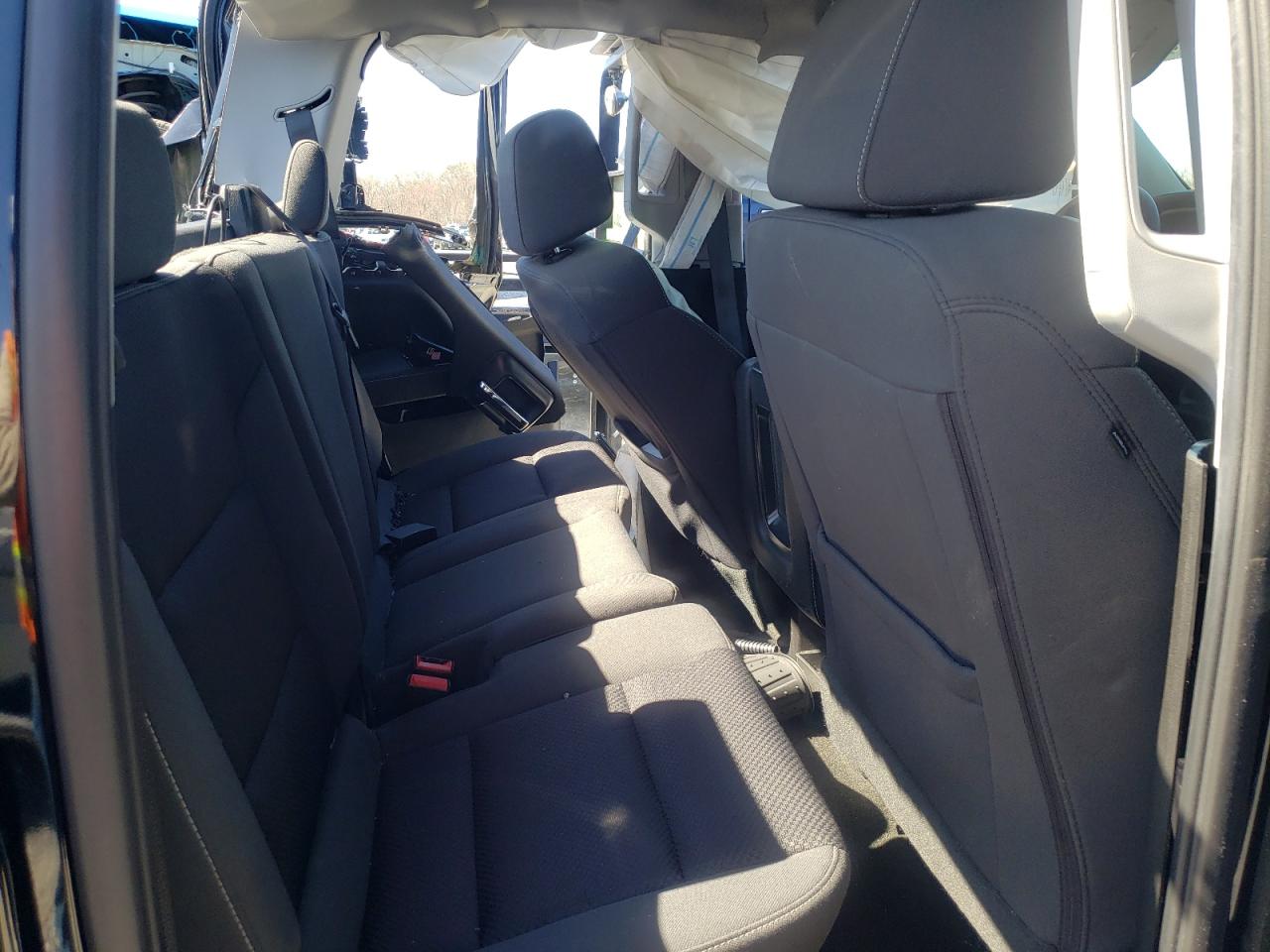Photo 6 from auction – 2018 CHEVROLET SILVERADO with VIN 1GCVKREC6JZ240433