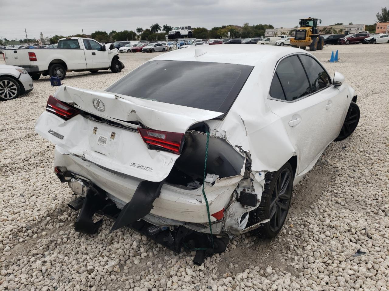 Photo 4 from auction – 2016 LEXUS IS 200T with VIN JTHBA1D26G5038660