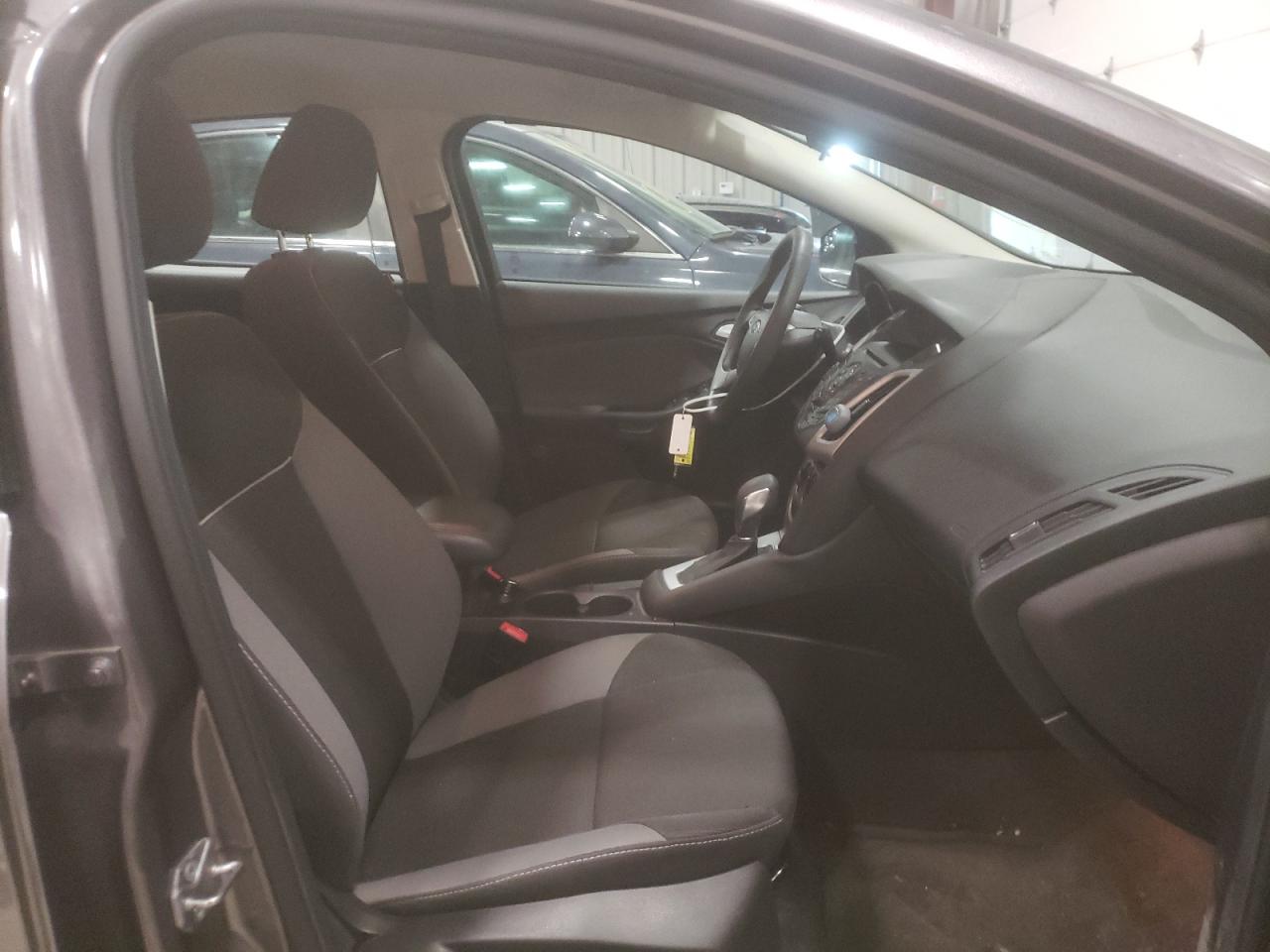Photo 5 from auction – 2014 FORD FOCUS SE with VIN 1FADP3K23EL264242