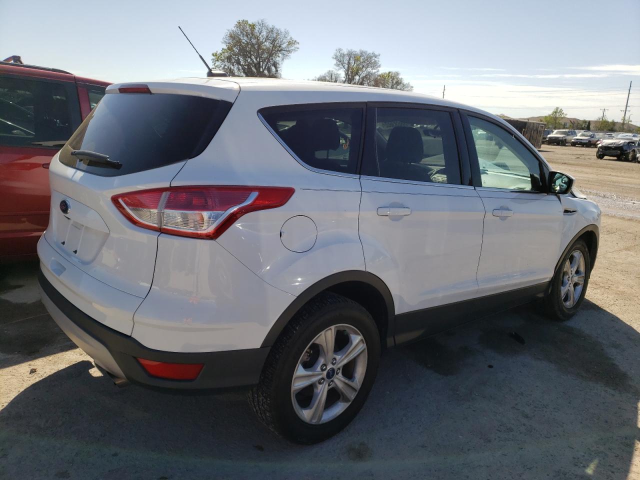 Photo 4 from auction – 2014 FORD ESCAPE SE with VIN 1FMCU0GX5EUD06398