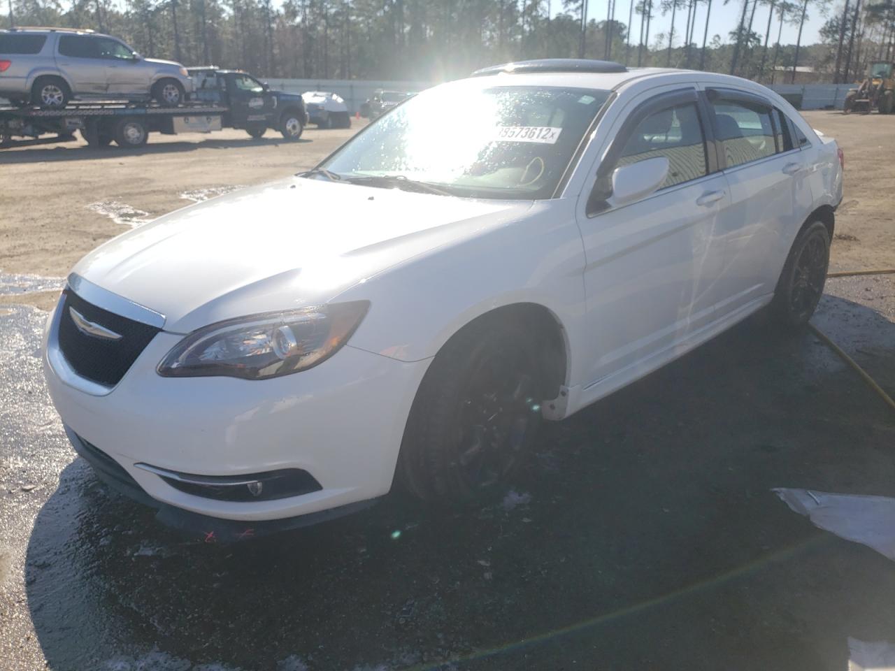 Photo 2 from auction – 2013 CHRYSLER 200 LIMITE with VIN 1C3CCBCGXDN719245