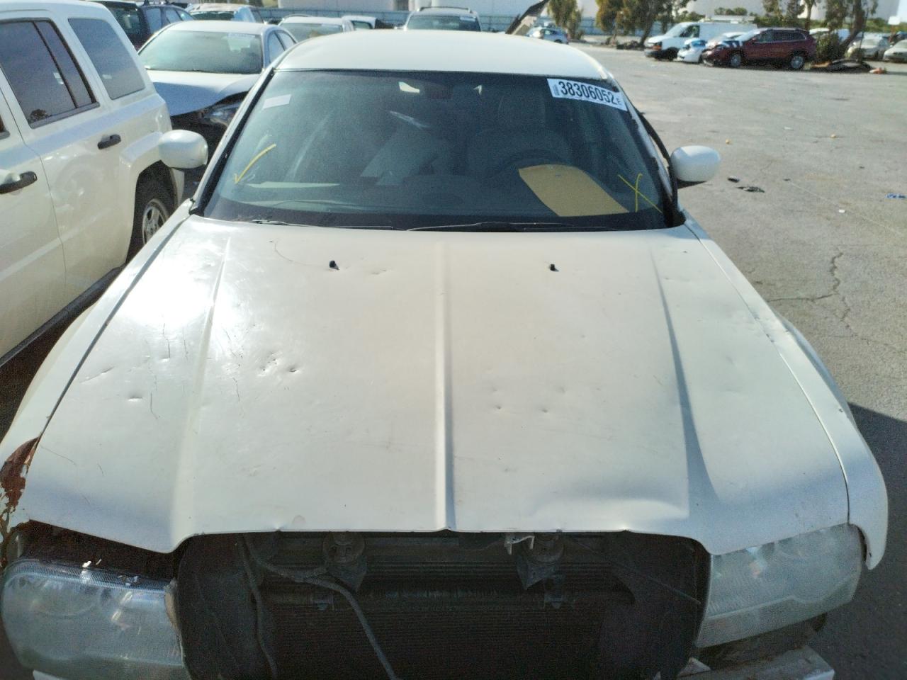Photo 7 from auction – 2005 CHRYSLER 300 TOURIN with VIN 2C3JA53G05H595298