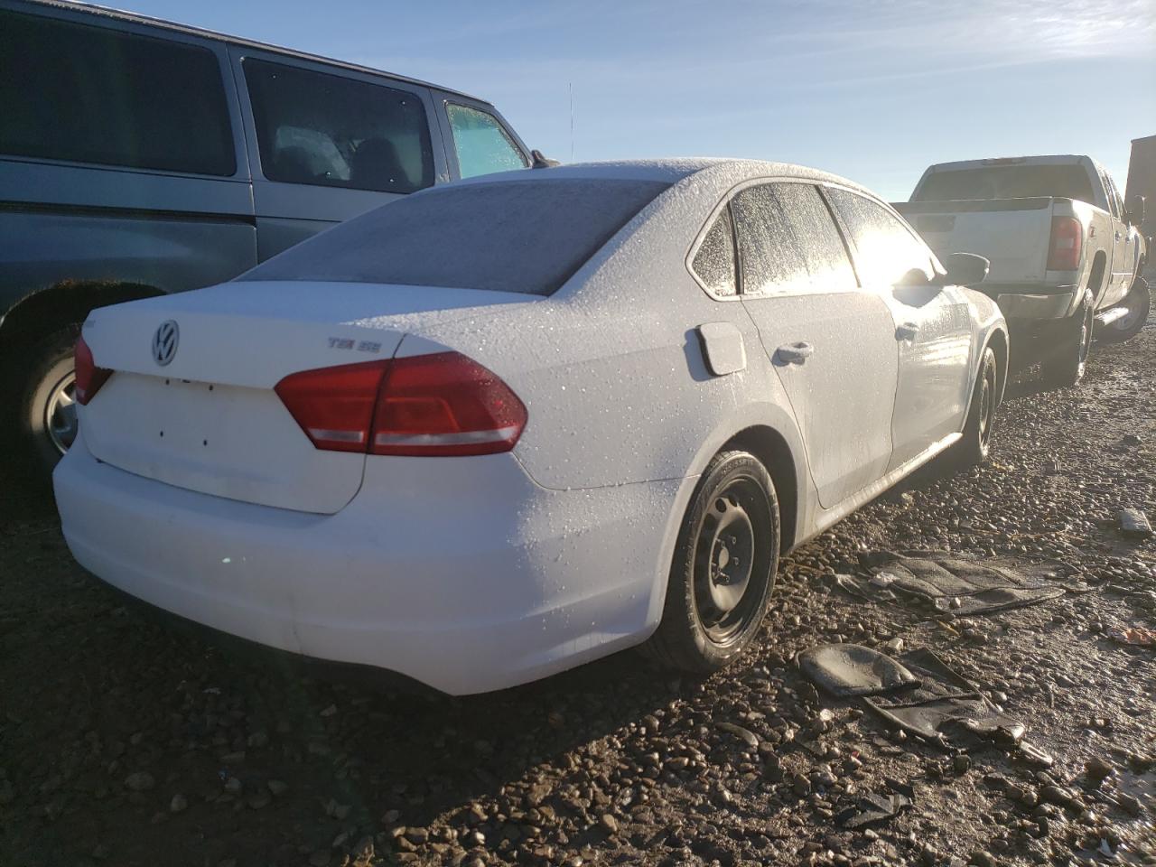 Photo 4 from auction – 2014 VOLKSWAGEN PASSAT SE with VIN 1VWBS7A32EC039261