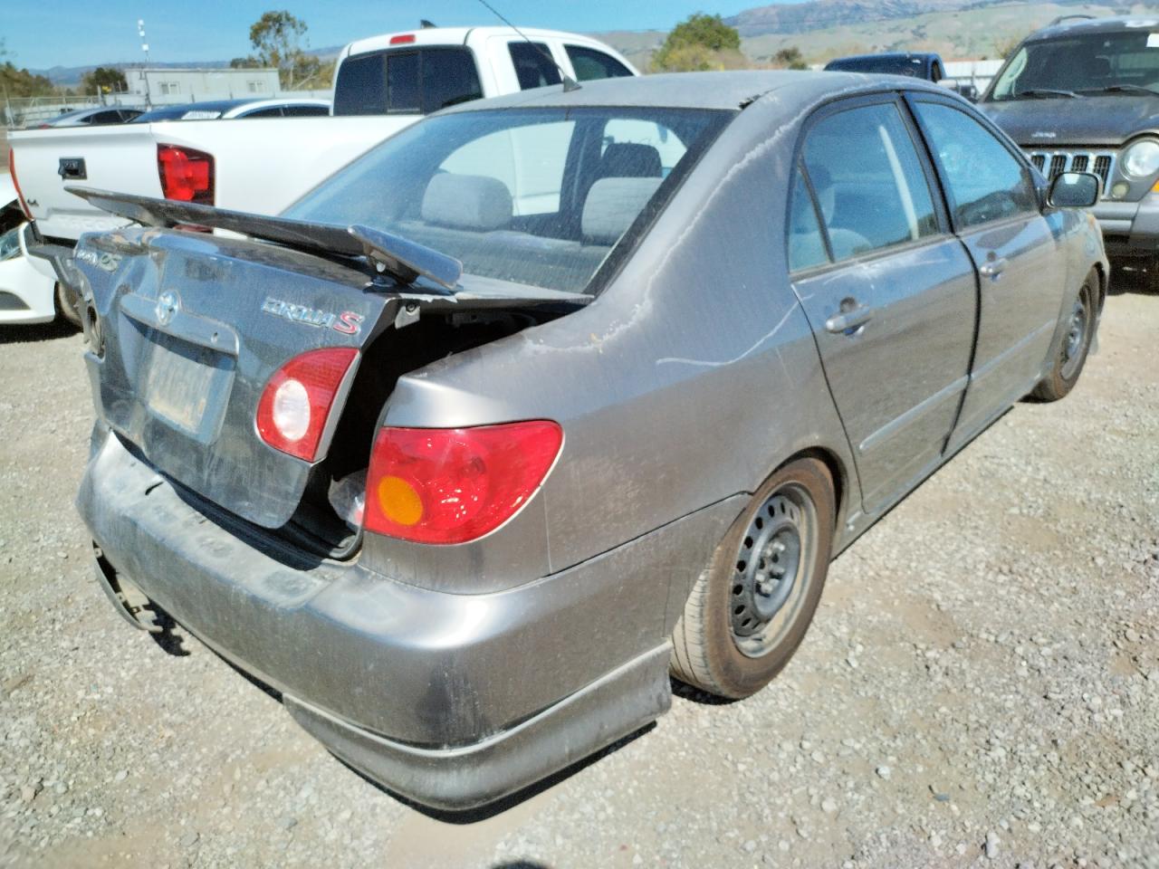 Photo 4 from auction – 2004 TOYOTA COROLLA with VIN 1NXBR32E34Z282461
