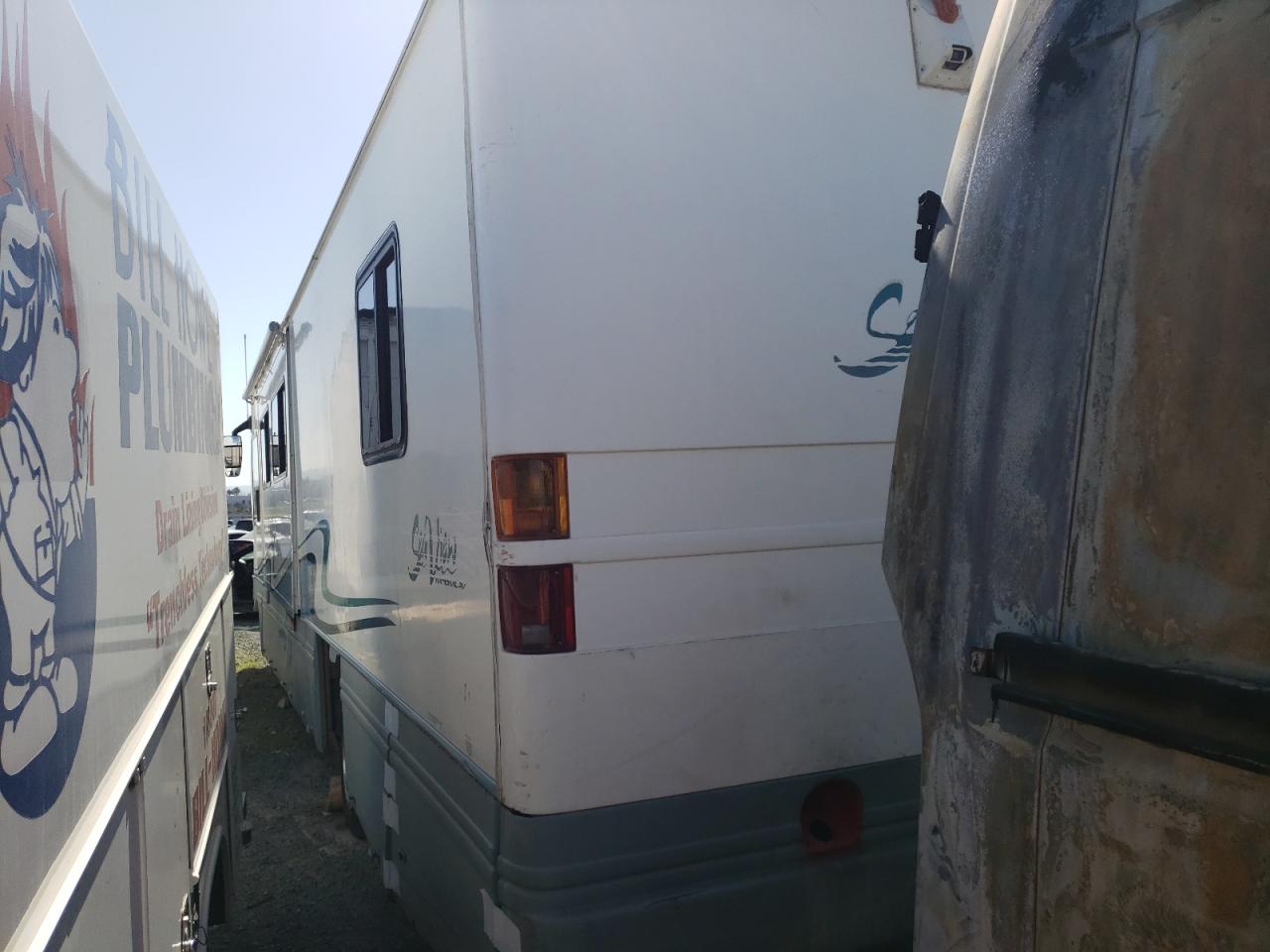 Photo 3 from auction – 2000 FORD F550 SUPER with VIN 1FCNF53S8Y0A08471