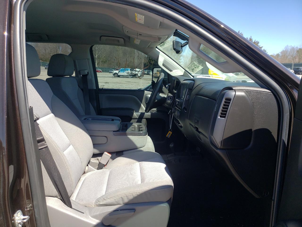Photo 5 from auction – 2018 CHEVROLET SILVERADO with VIN 1GC1KUEG8JF177549