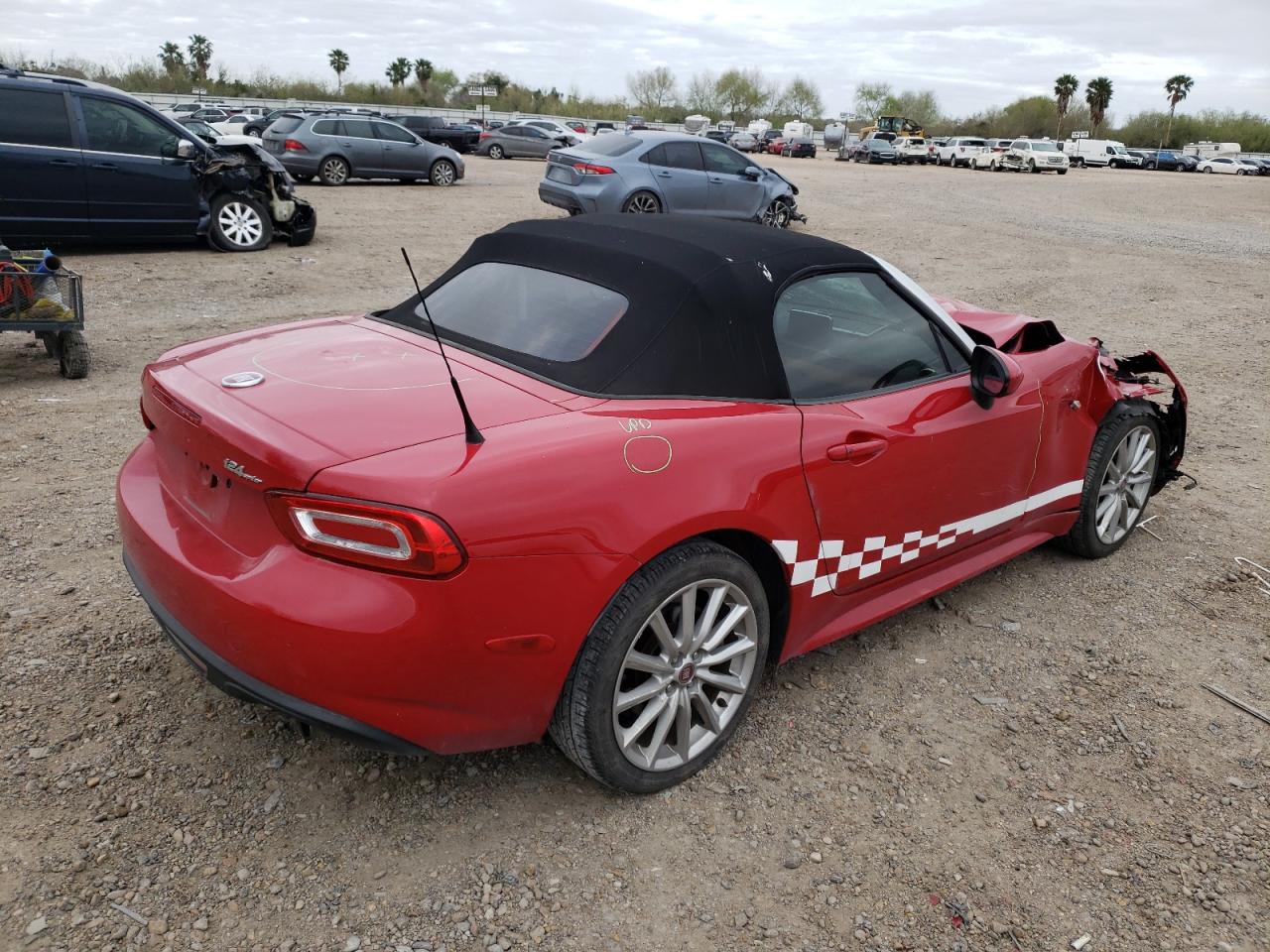 Photo 4 from auction – 2017 FIAT 124 SPIDER with VIN JC1NFAEK0H0101598