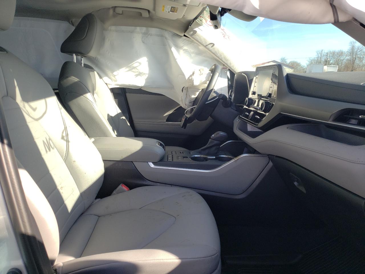 Photo 5 from auction – 2021 TOYOTA HIGHLANDER with VIN 5TDGZRBH2MS148651