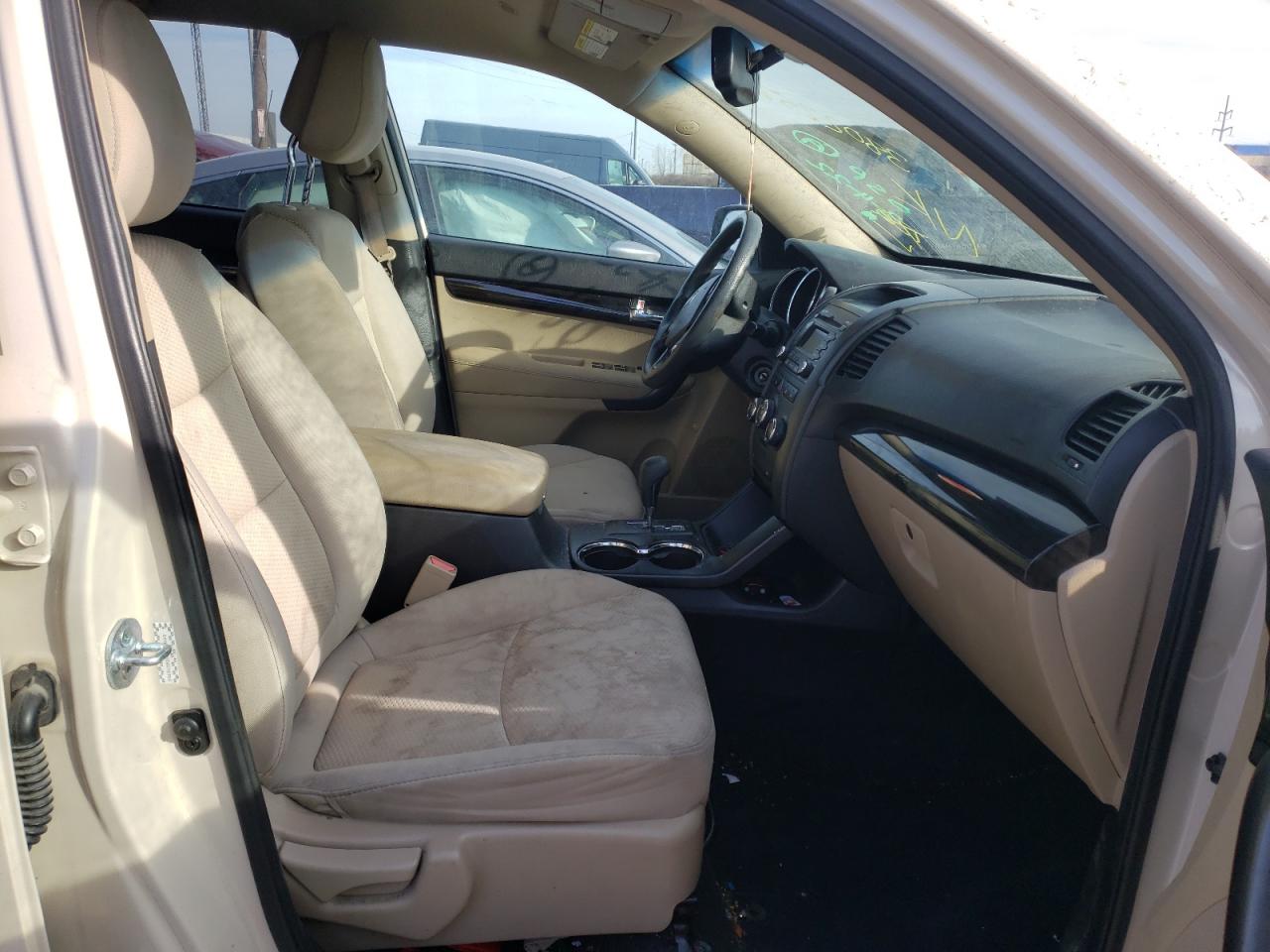Photo 5 from auction – 2011 KIA SORENTO BA with VIN 5XYKTDA10BG078788