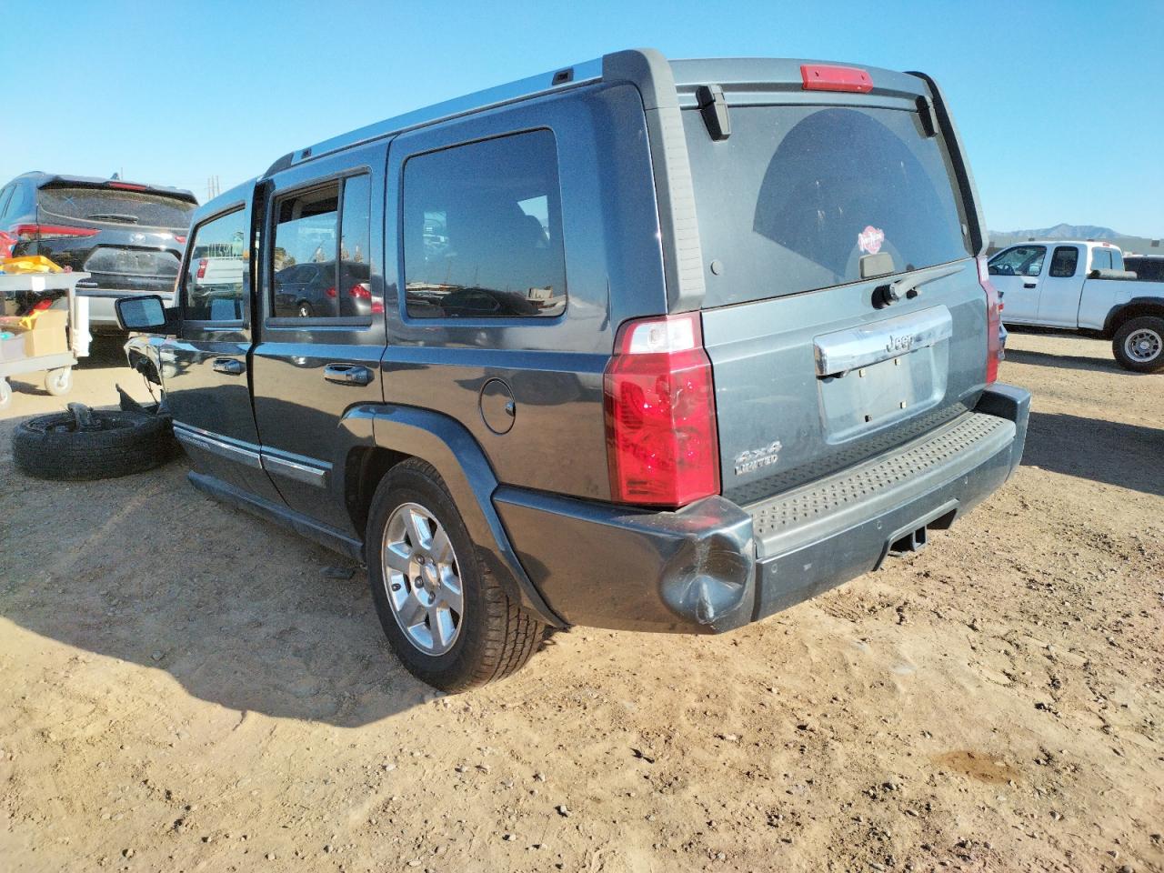 Photo 3 from auction – 2007 JEEP COMMANDER with VIN 1J8HG58N27C672235