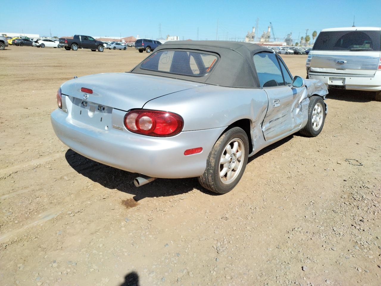 Photo 4 from auction – 2002 MAZDA MX-5 MIATA with VIN JM1NB353120229522