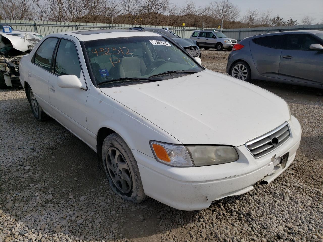 TOYOTA CAMRY CE 2000 with VIN JT2BG22K3Y0432312 - Photo from auction