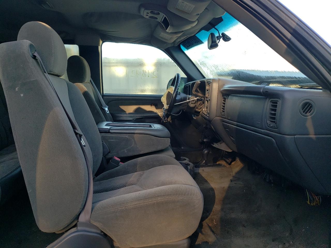 Photo 5 from auction – 2003 CHEVROLET SILVERADO with VIN 1GCEK19T53E343932