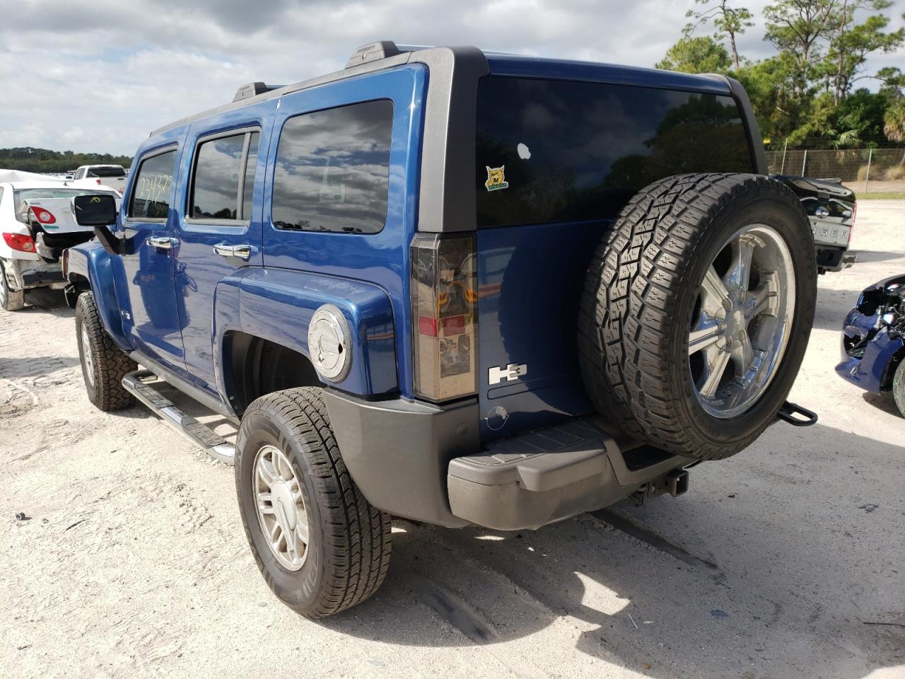 Photo 3 from auction – 2006 HUMMER H3 with VIN 5GTDN136568165442
