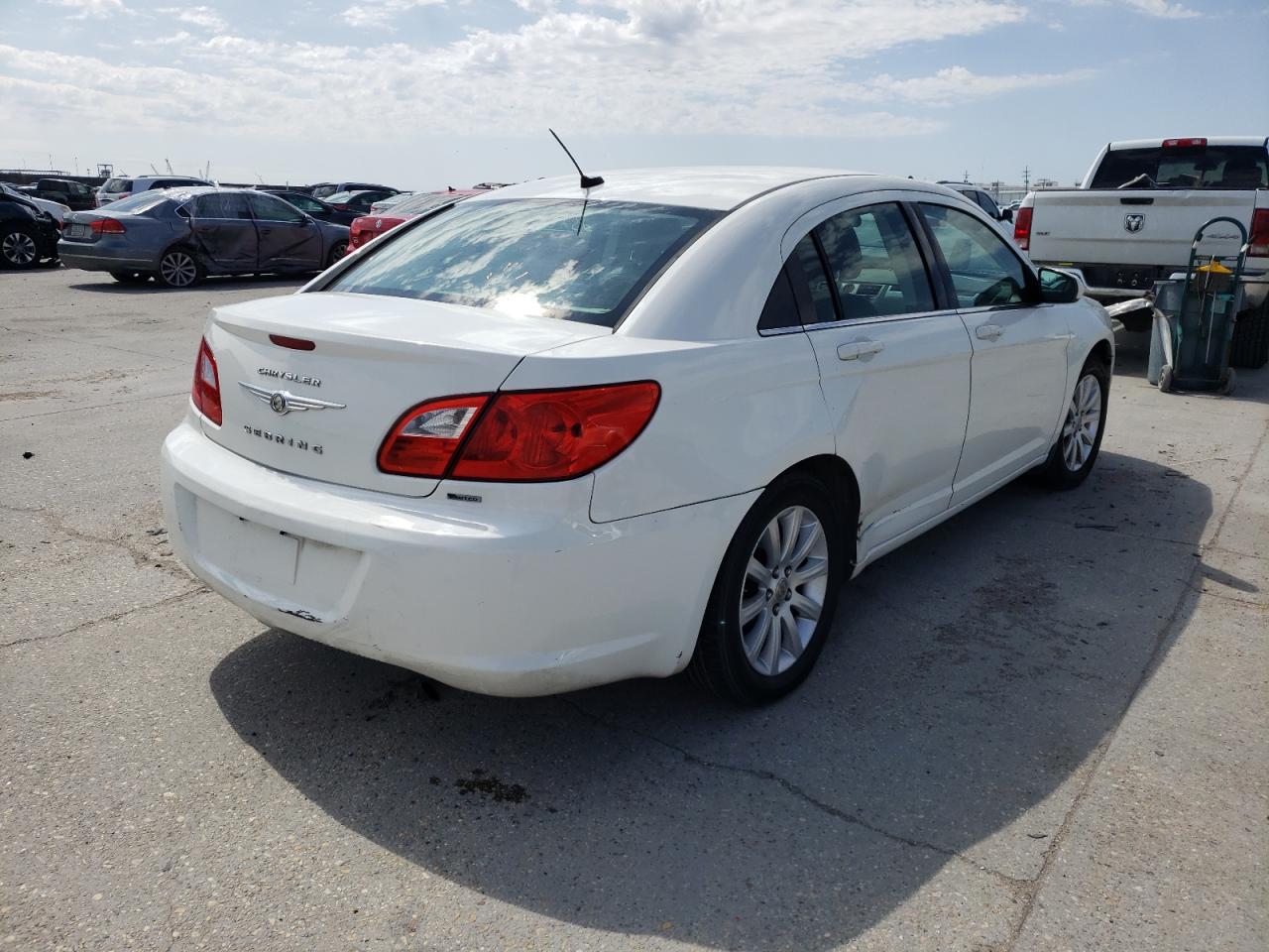 Photo 4 from auction – 2010 CHRYSLER SEBRING LI with VIN 1C3CC5FBXAN133691
