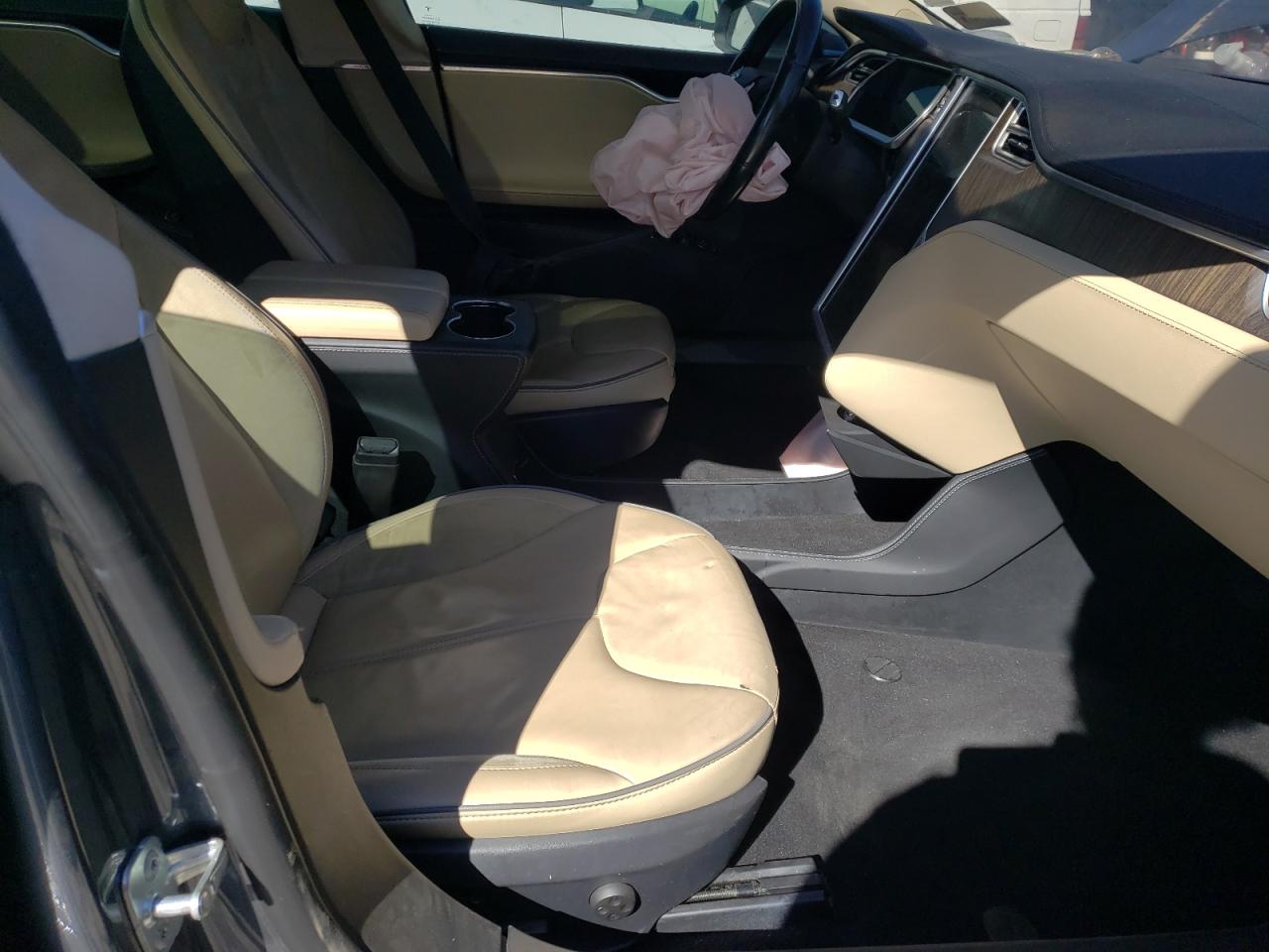Photo 5 from auction – 2013 TESLA MODEL S with VIN 5YJSA1DN1DFP27513