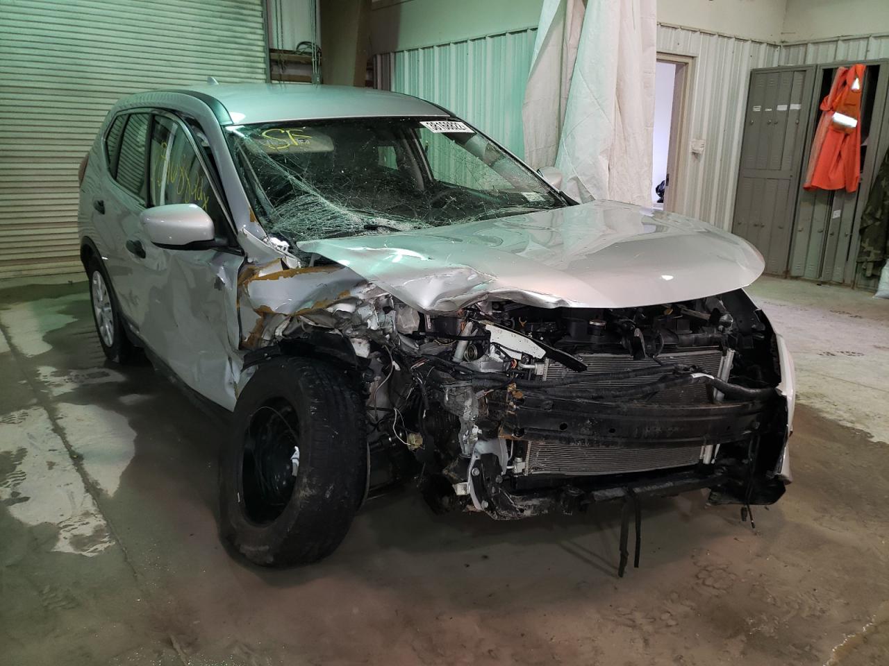 NISSAN ROGUE S 2017 with VIN KNMAT2MV0HP547558 - Photo from auction