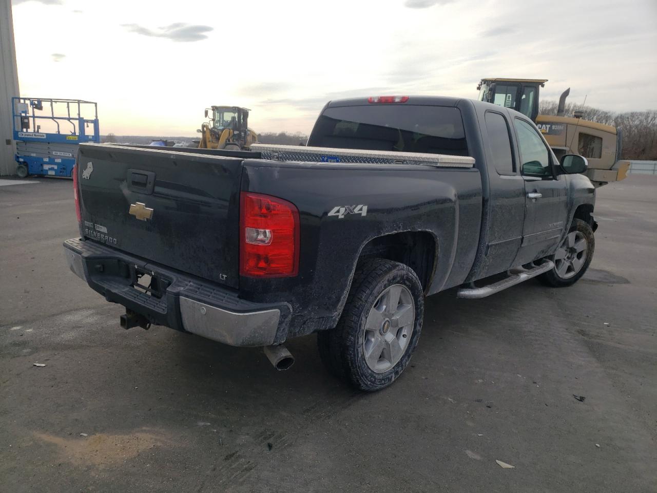 Photo 4 from auction – 2011 CHEVROLET SILVERADO with VIN 1GCRKSE3XBZ465013