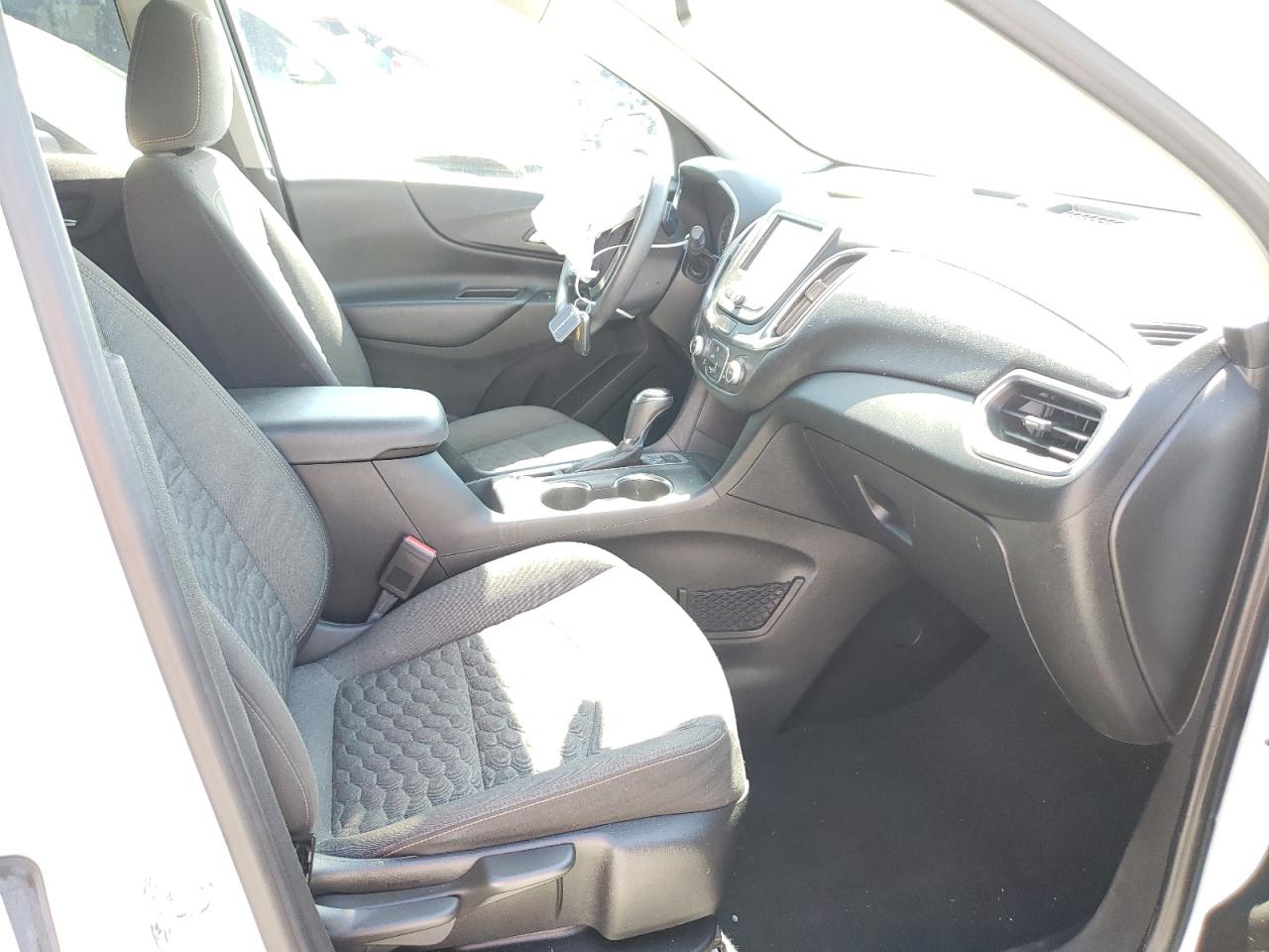 Photo 5 from auction – 2018 CHEVROLET EQUINOX LT with VIN 3GNAXSEV9JS543509