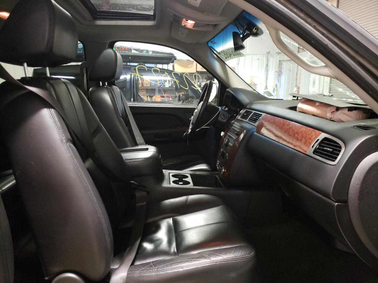 Photo 5 from auction – 2008 CHEVROLET SUBURBAN K with VIN 3GNFK16358G179520
