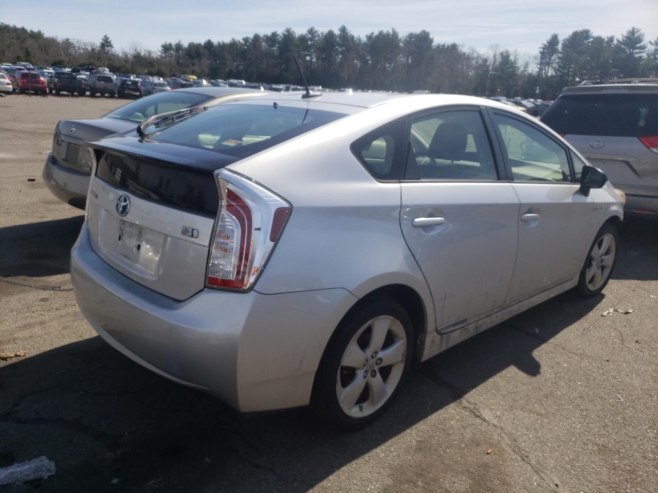 Photo 4 from auction – 2013 TOYOTA PRIUS with VIN JTDKN3DU5D5565815