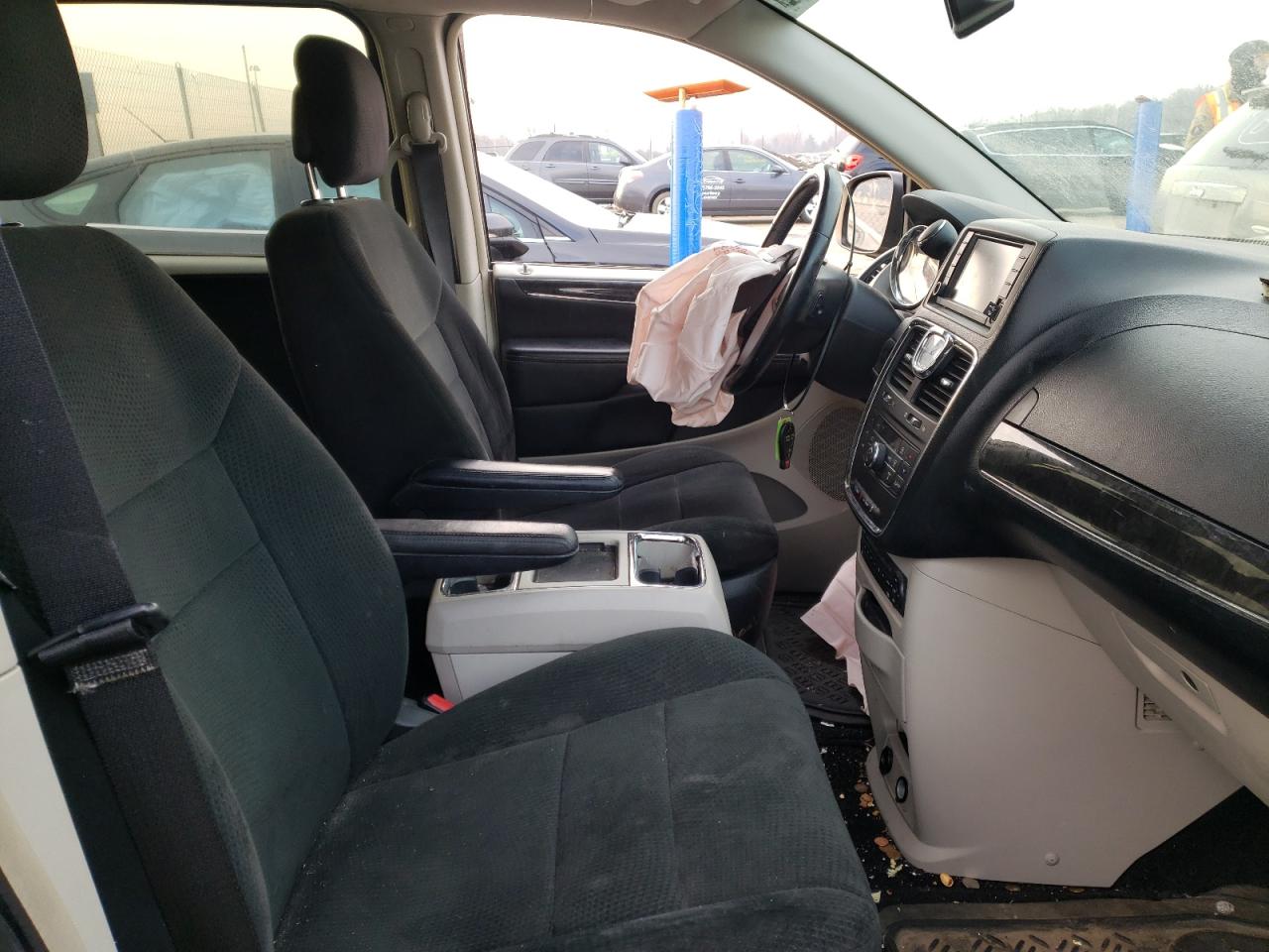 Photo 5 from auction – 2011 CHRYSLER TOWN & COU with VIN 2A4RR5DG7BR754193