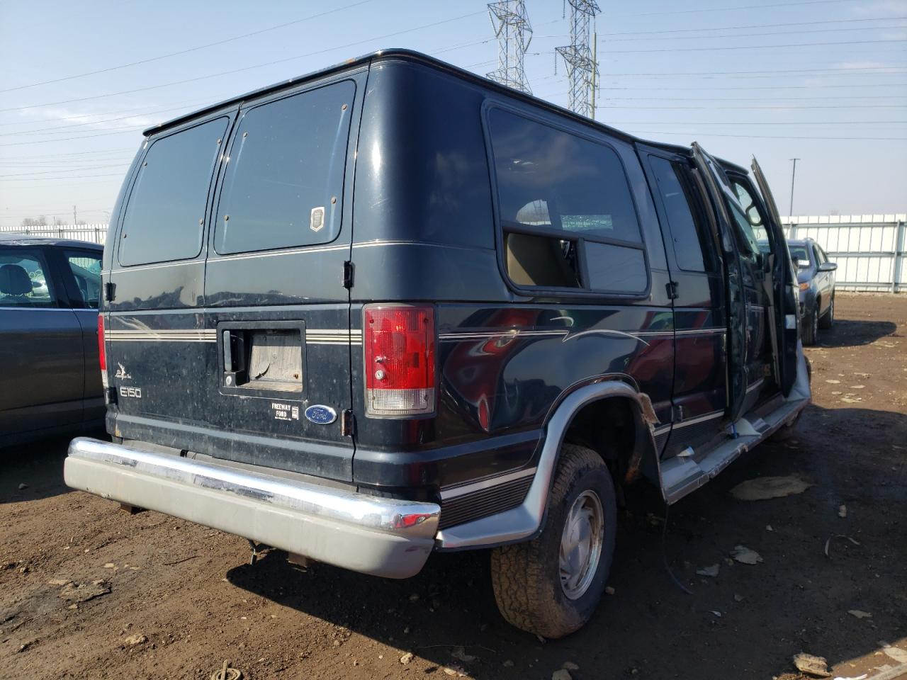 Photo 4 from auction – 2002 FORD ECONOLINE with VIN 1FDRE14W92HA49307