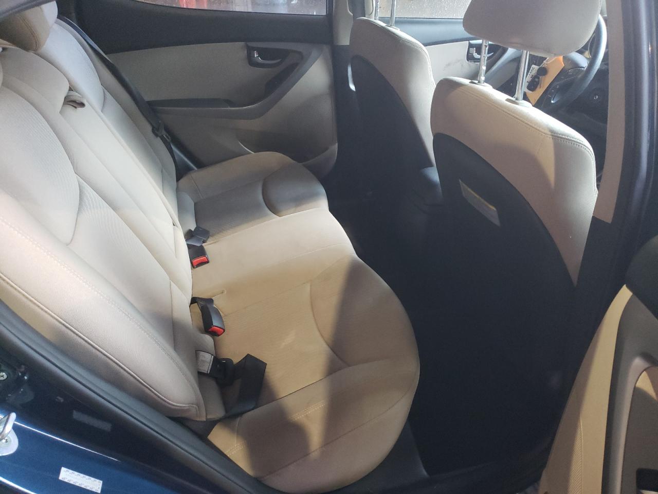 Photo 6 from auction – 2015 HYUNDAI ELANTRA SE with VIN KMHDH4AEXFU452000