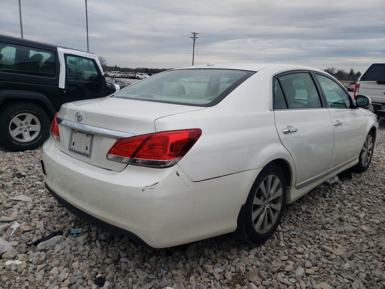 Photo 4 from auction – 2012 TOYOTA AVALON BAS with VIN 4T1BK3DB4CU463106