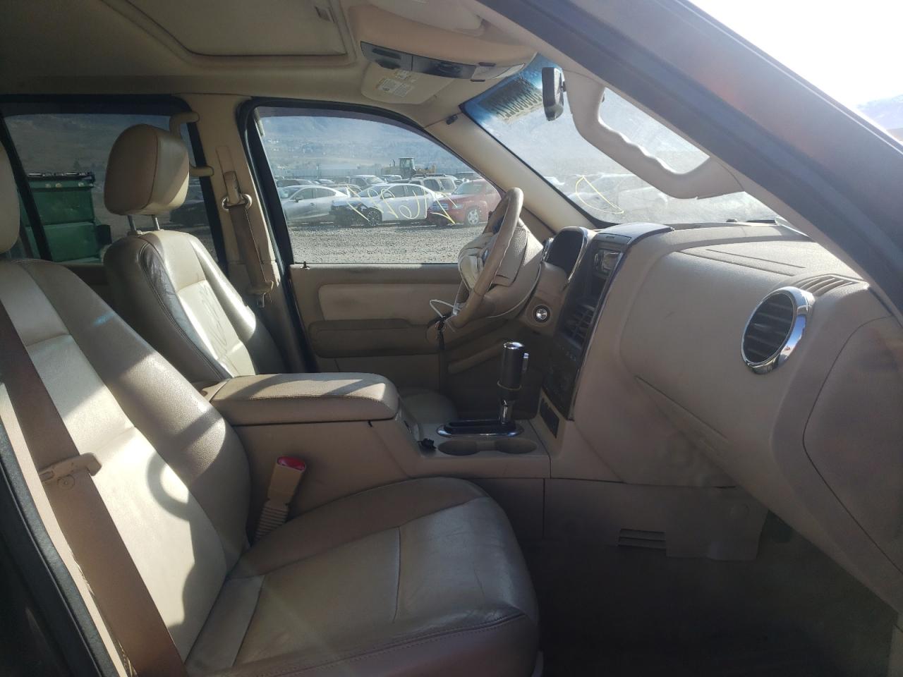 Photo 5 from auction – 2006 FORD EXPLORER L with VIN 1FMEU75856UB40091